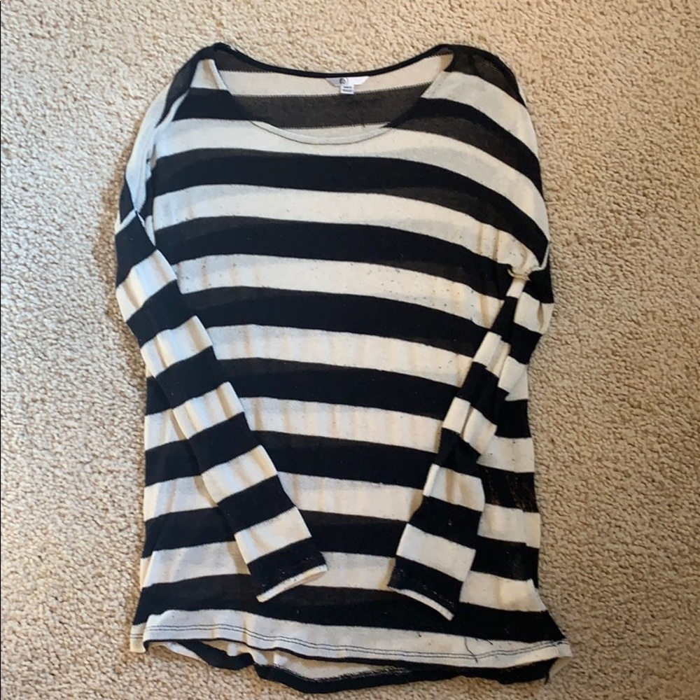 Lightweight sweater